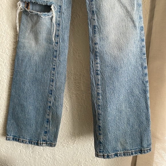 Light denim BDG Urban Outfitters stretch high rise flared jeans size 24 rips - Picture 4 of 6